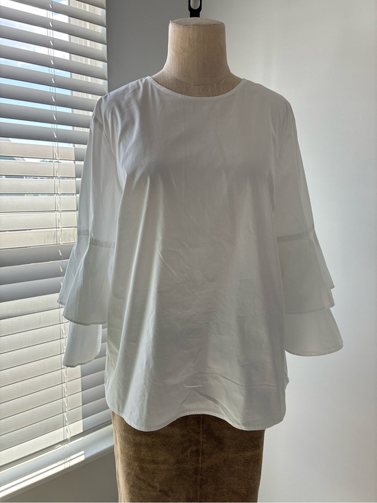 J. McLaughlin Tops - J. McLaughlin Women's White Ruffled Tiered Sleeve Blouse